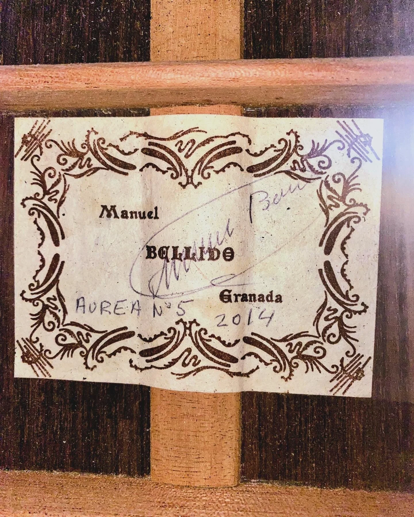 2014 Manuel Belldo classical guitar-lbl.JPG