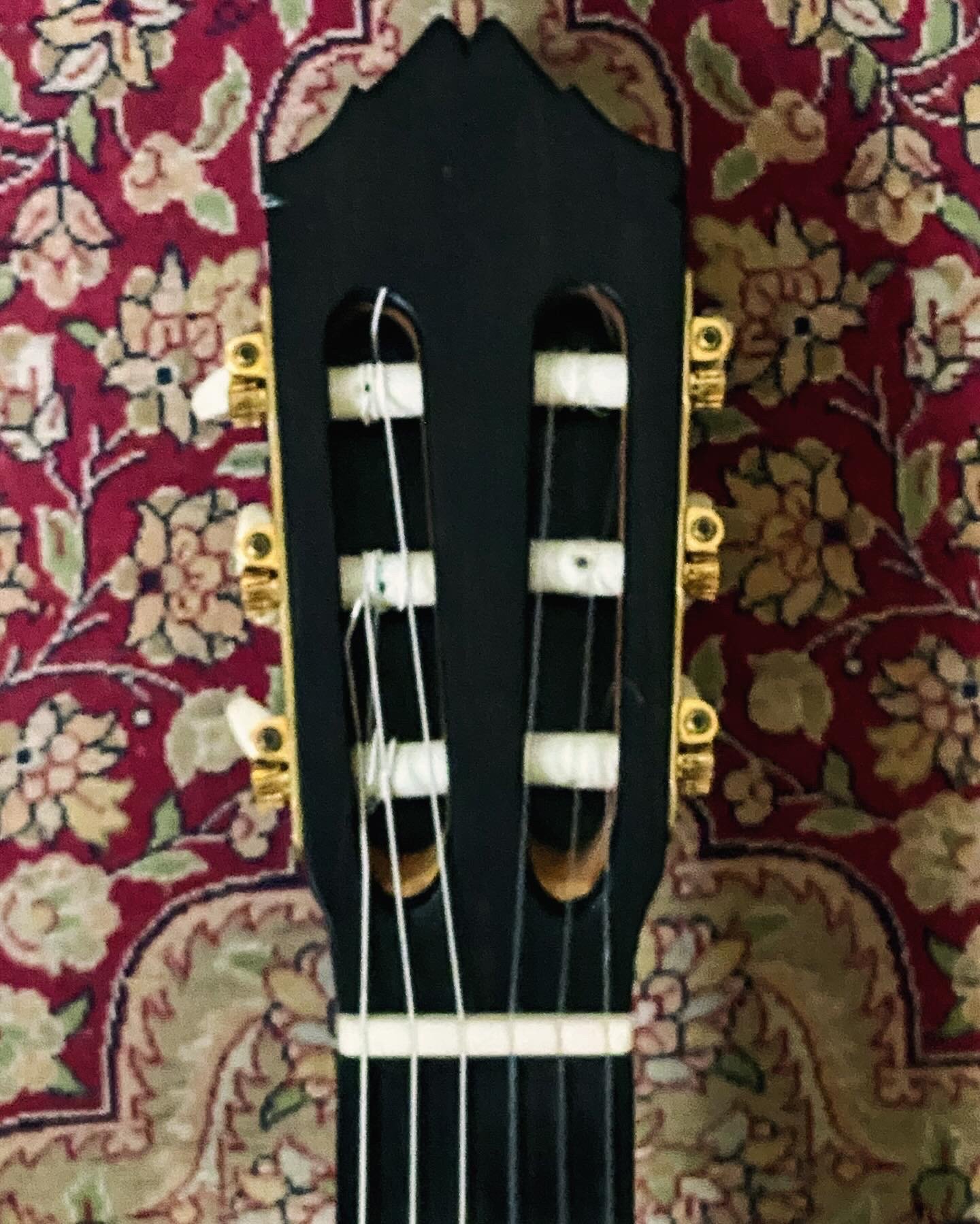 2014 Manuel Belldo classical guitar-hd.JPG