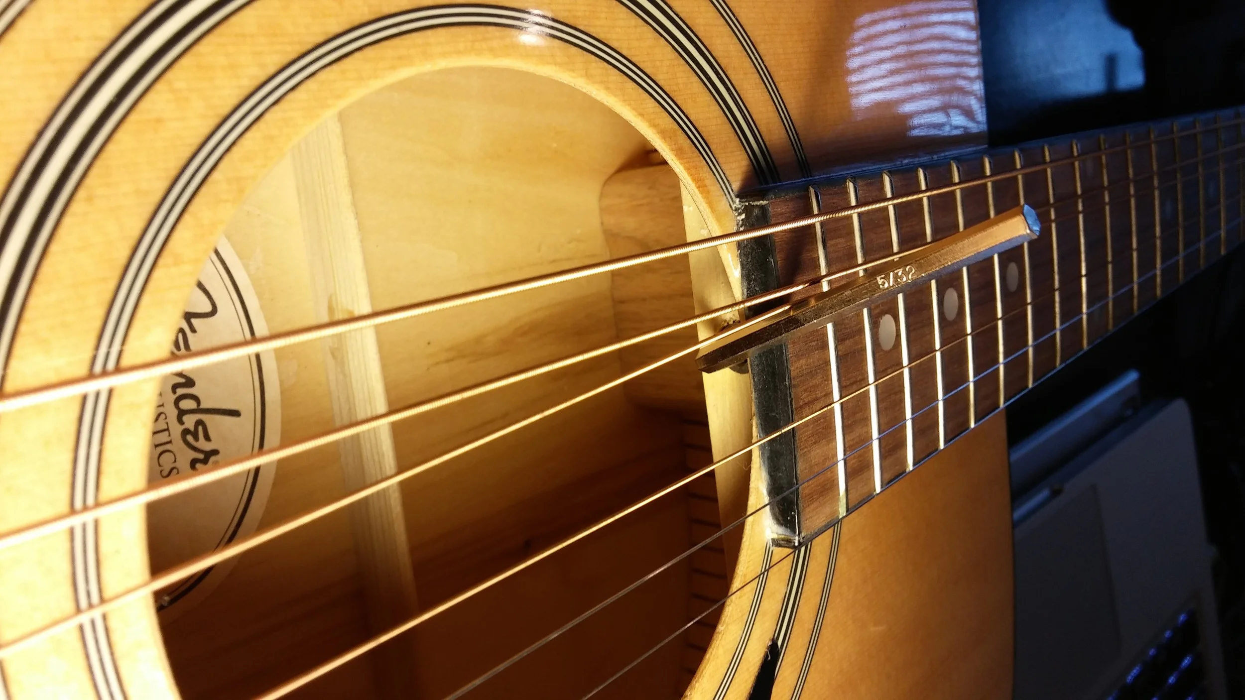 HOW TO Set up an acoustic guitar and save 46.63