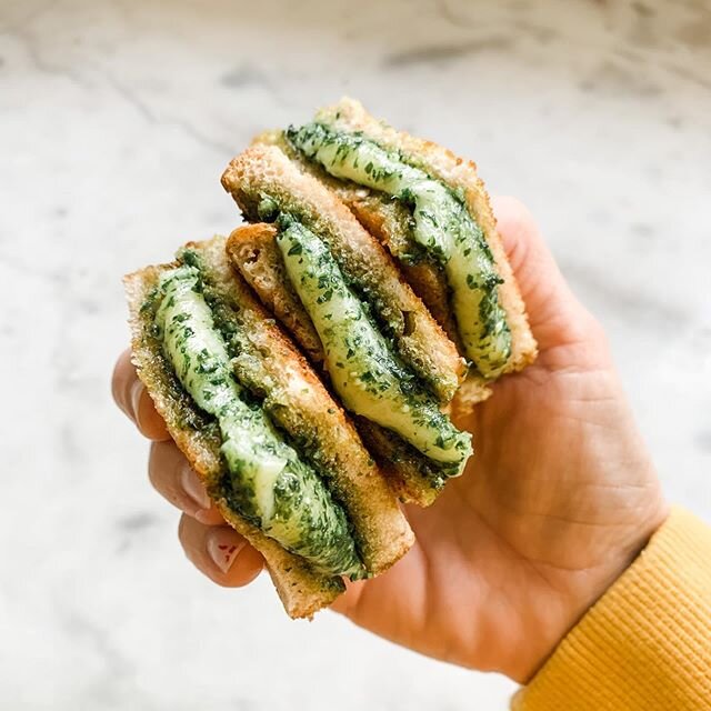Pesto grilled cheese for brekkie. No pesto? I teach you how to make your own in the last post ➡️
#pesto #breakfast #quarantine #quarantinecooking