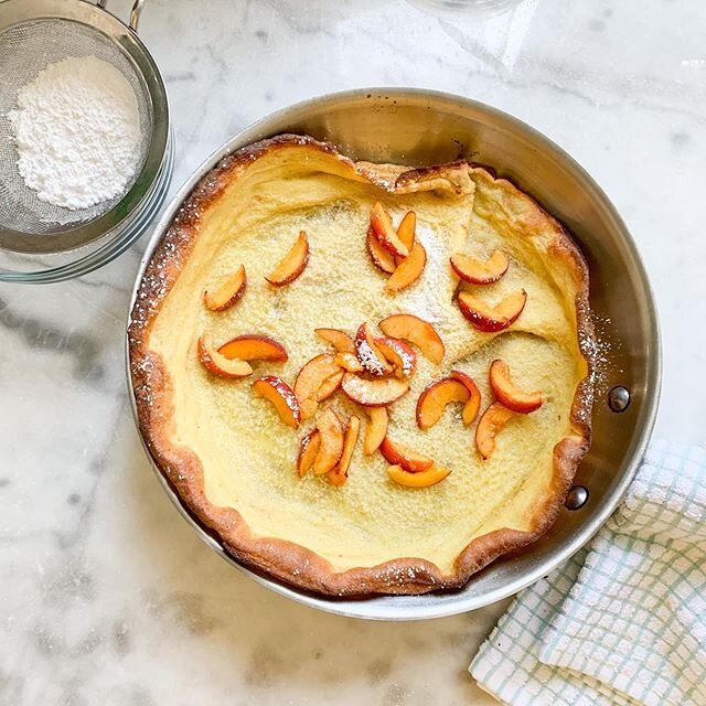Weekend mornings call for easy, comfort food breakfasts like these Dutch Baby Pancakes
1/2 cup flour
1/4 sugar
1/2 cup milk
2 eggs
3 tbsp butter, divided
Pinch of salt
Directions see last post ➡️