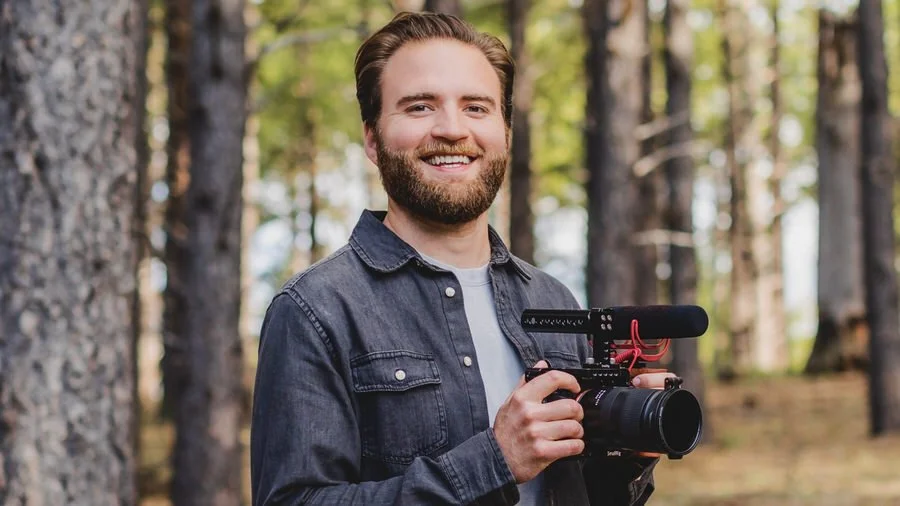 7 Reasons You Won’t Have to Regret Not Hiring a Wedding Videographer