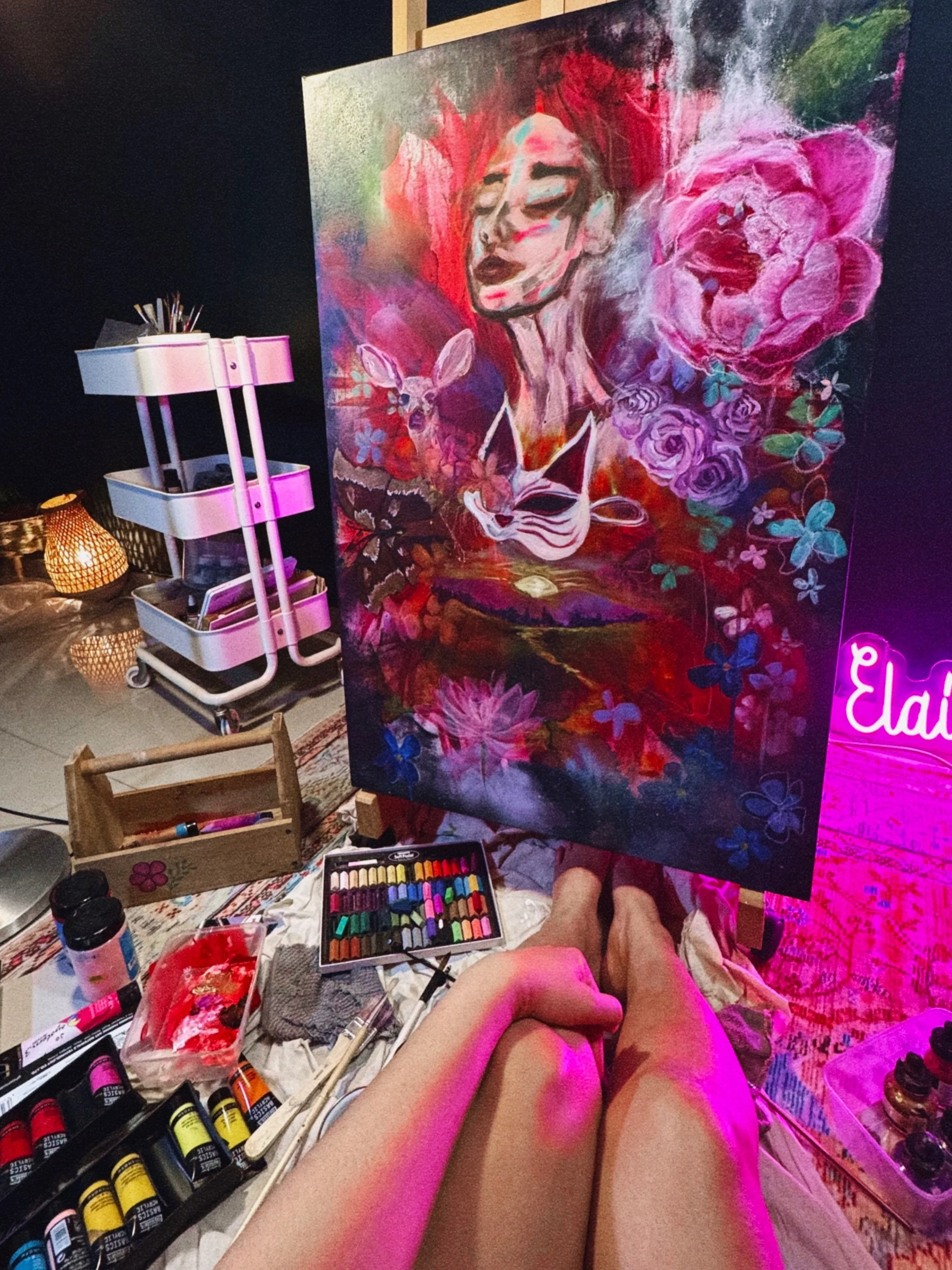 I feel like sharing my work-in-progress and maybe also the vibe in my studio lately. Working very slowly on this piece, reflecting on themes like putting down the fawning mask, embracing the divine feminine, letting the fire within burn through what 