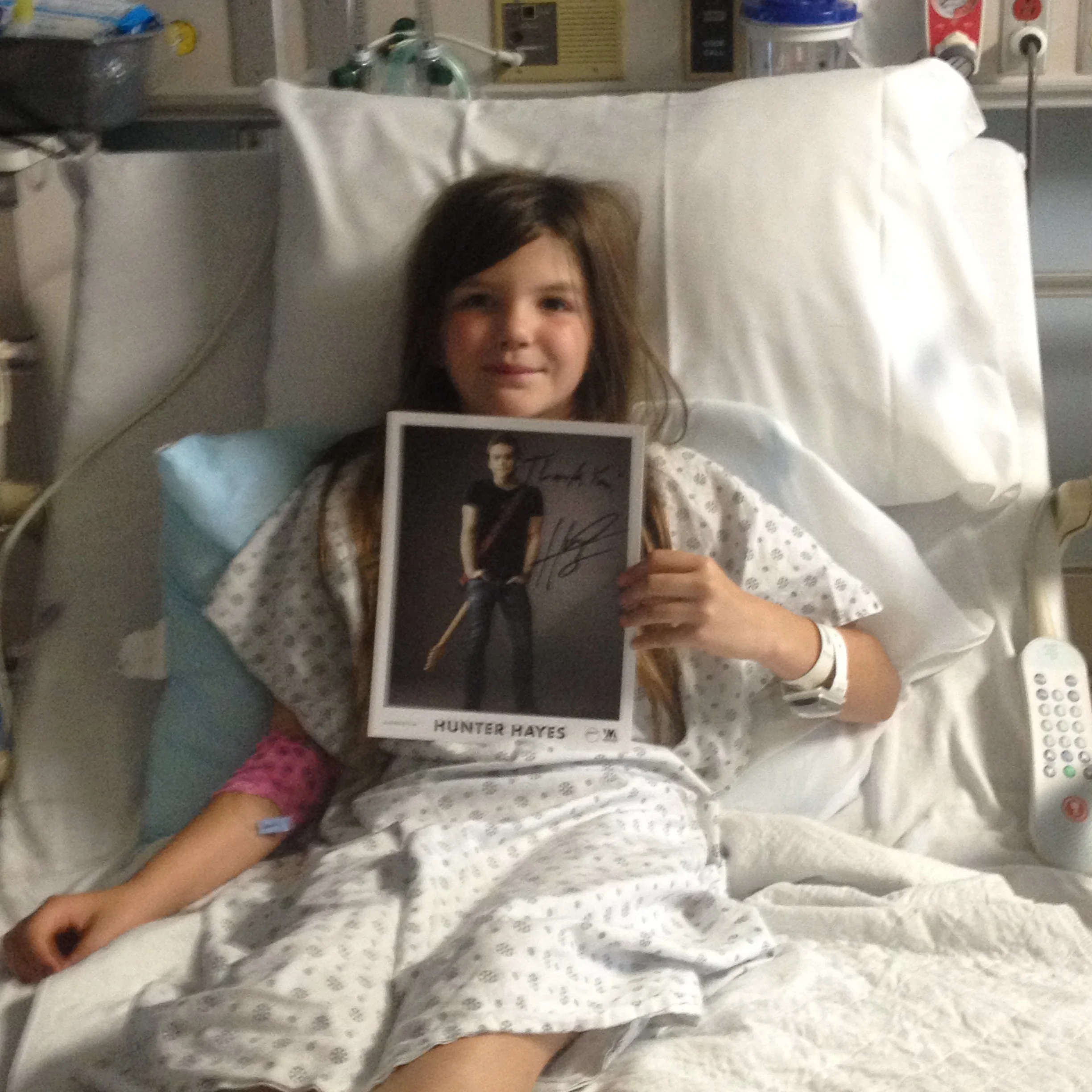 Hunter Hayes sent autographs