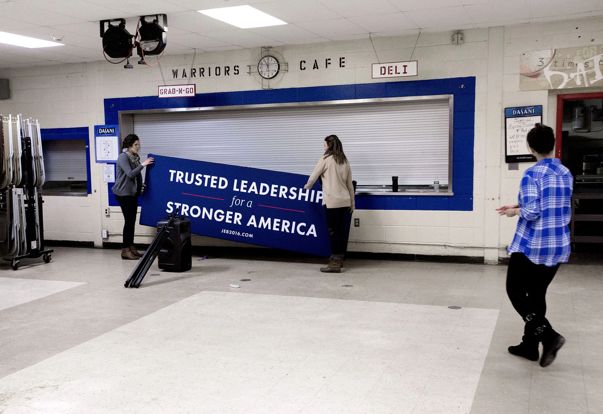 Efter att Jeb Bush hållt tal i en skola i Salem, New Hampshire. 7 februari, 2016. Foto: Thomas Nilsson