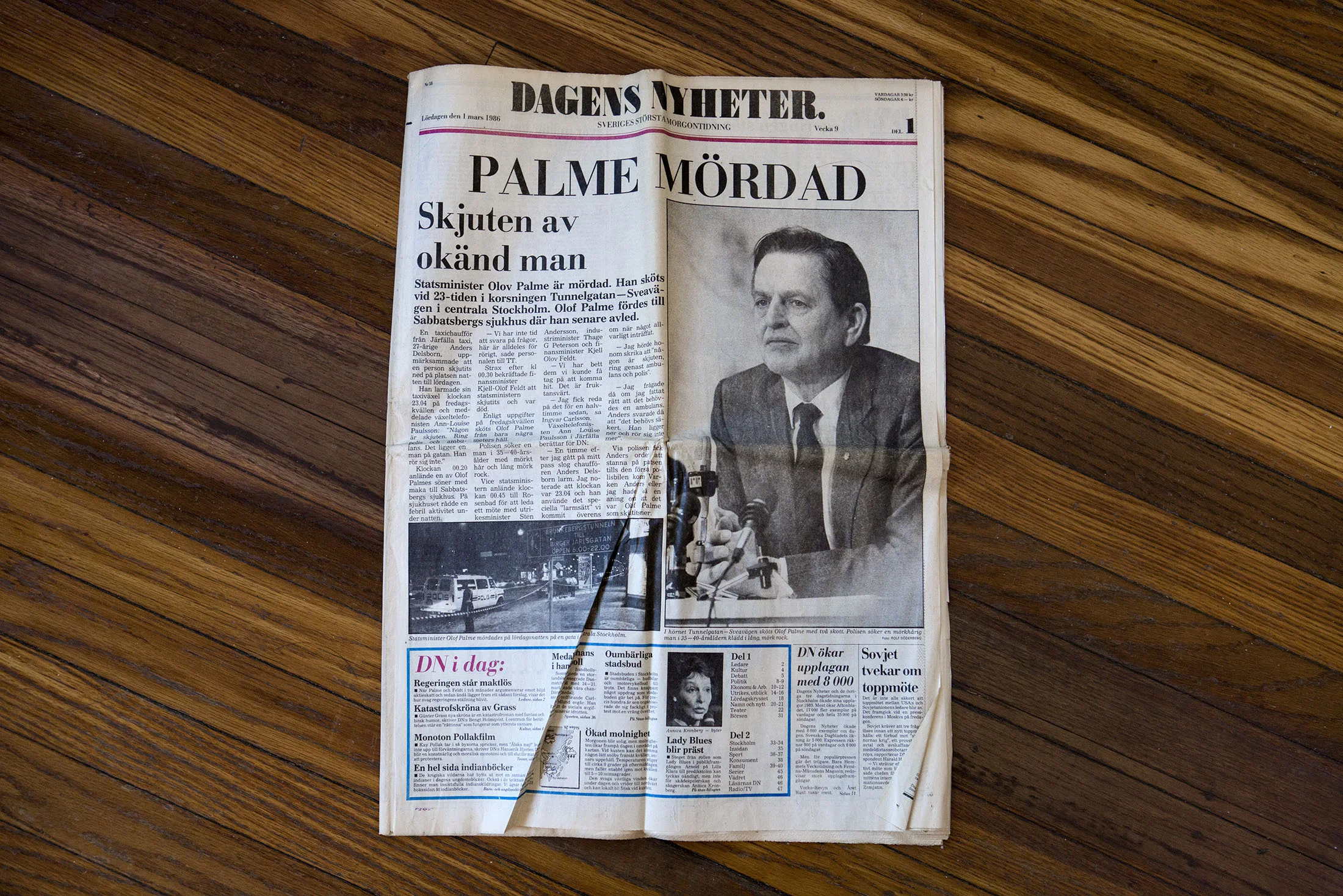 Dagens Nyheters förstasida den 1 mars, 1986.