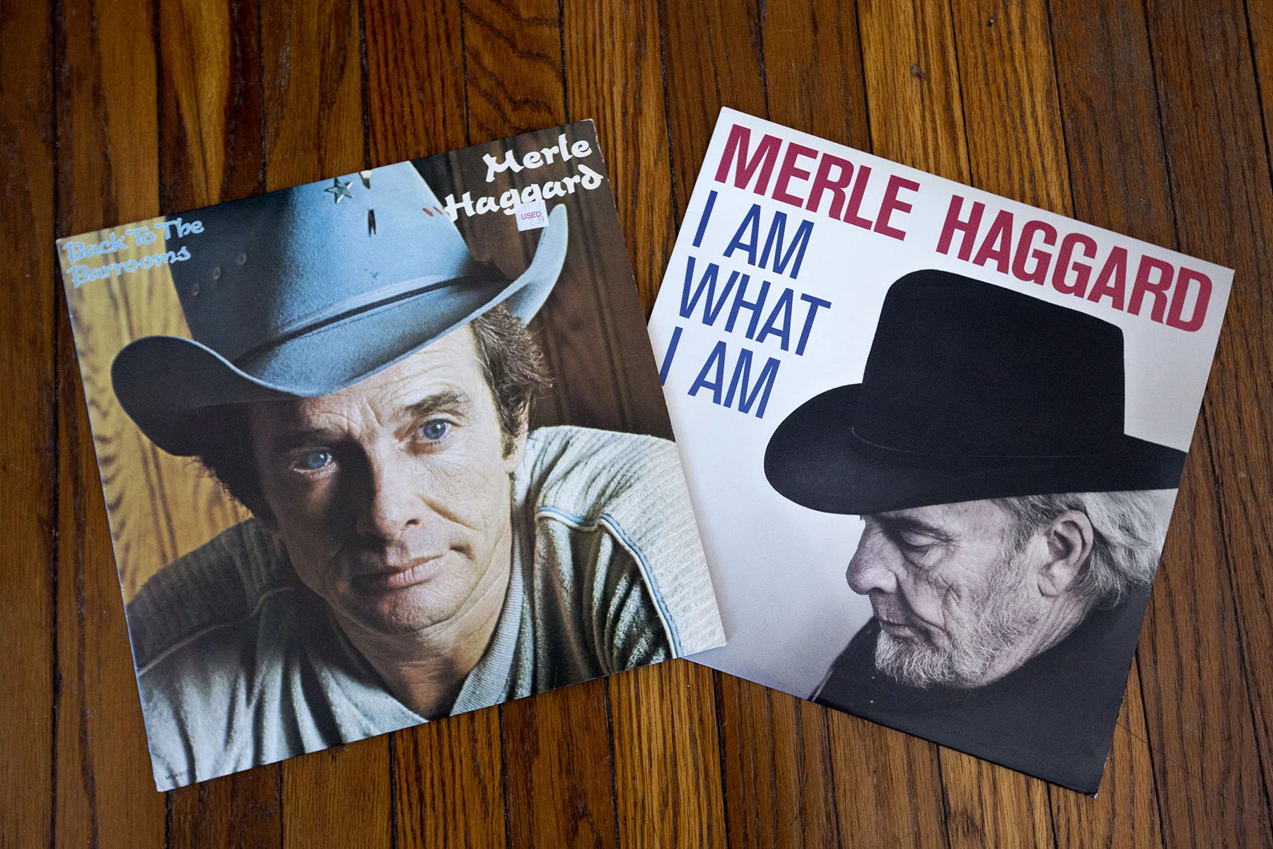 Två av mina favoritskivor av Merle Haggard: Back To The Barrooms från 1980 och I Am What I Am från 2010.