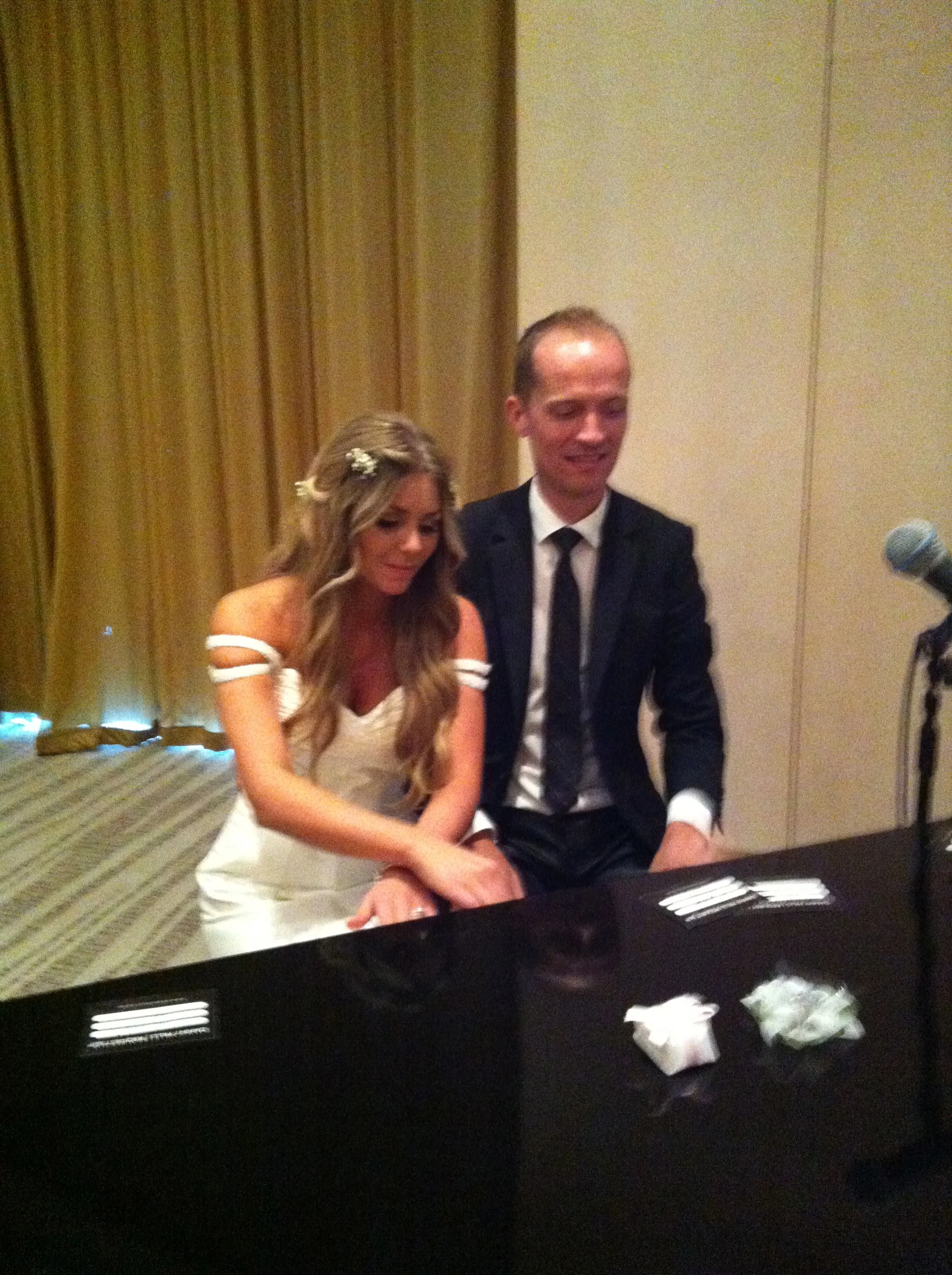 Brides impromptu singing