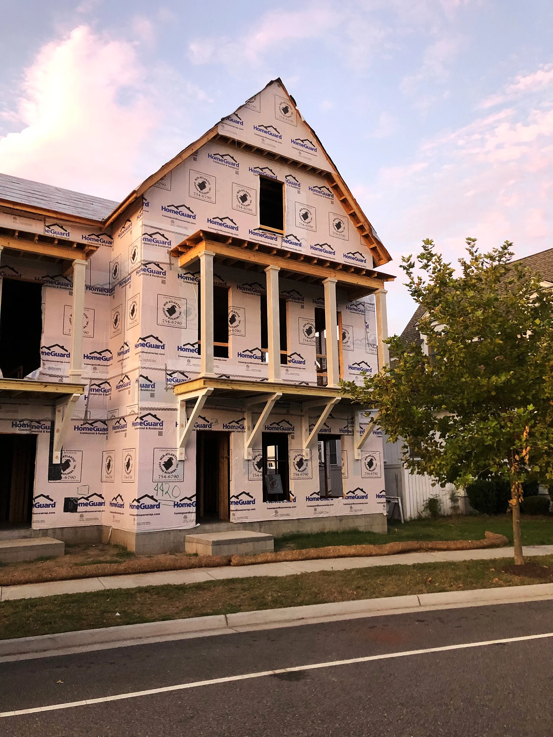 End Unit with two floor + a habitable attic.