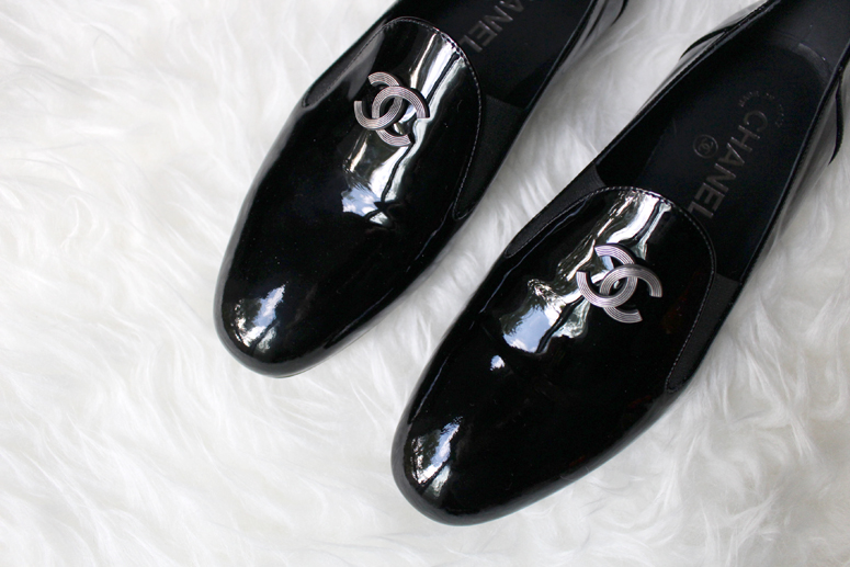 chanel black patent leather shoes