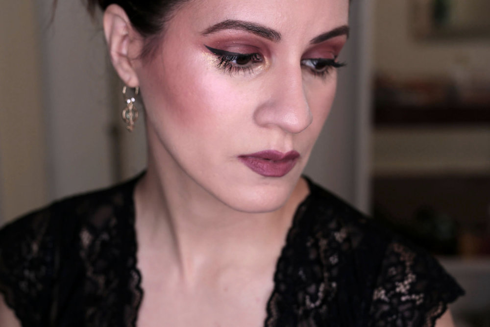 Slette lindre fatning Monochrome makeup with Kat Von D's new Lolita eyeshadow & blush — WOAHSTYLE