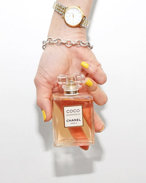 I'm getting mad compliments from CHANEL'S new Coco Mademoiselle
