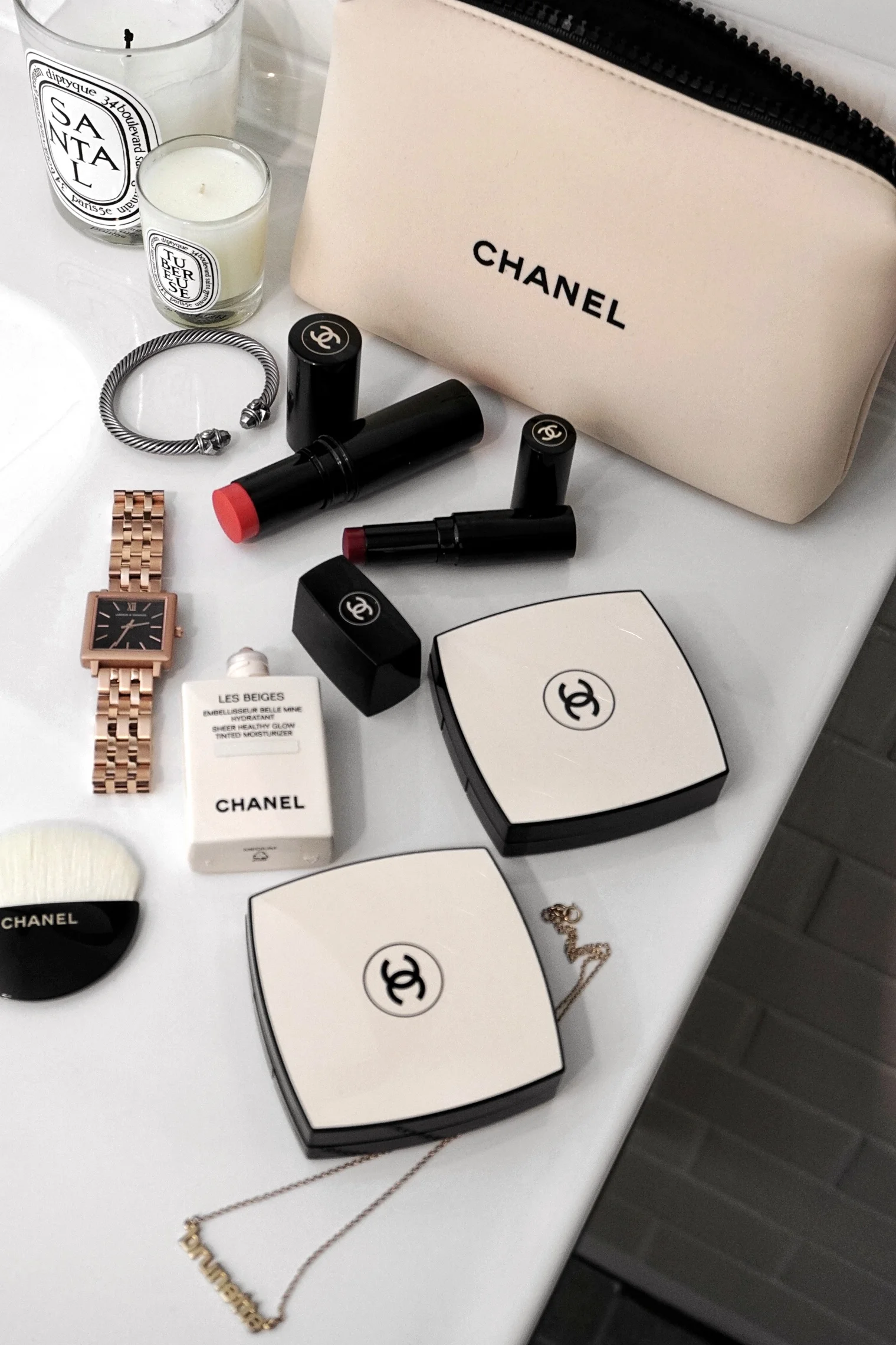 woahstyle.com - full face of chanel les beiges spring summer 2018 6.jpg
