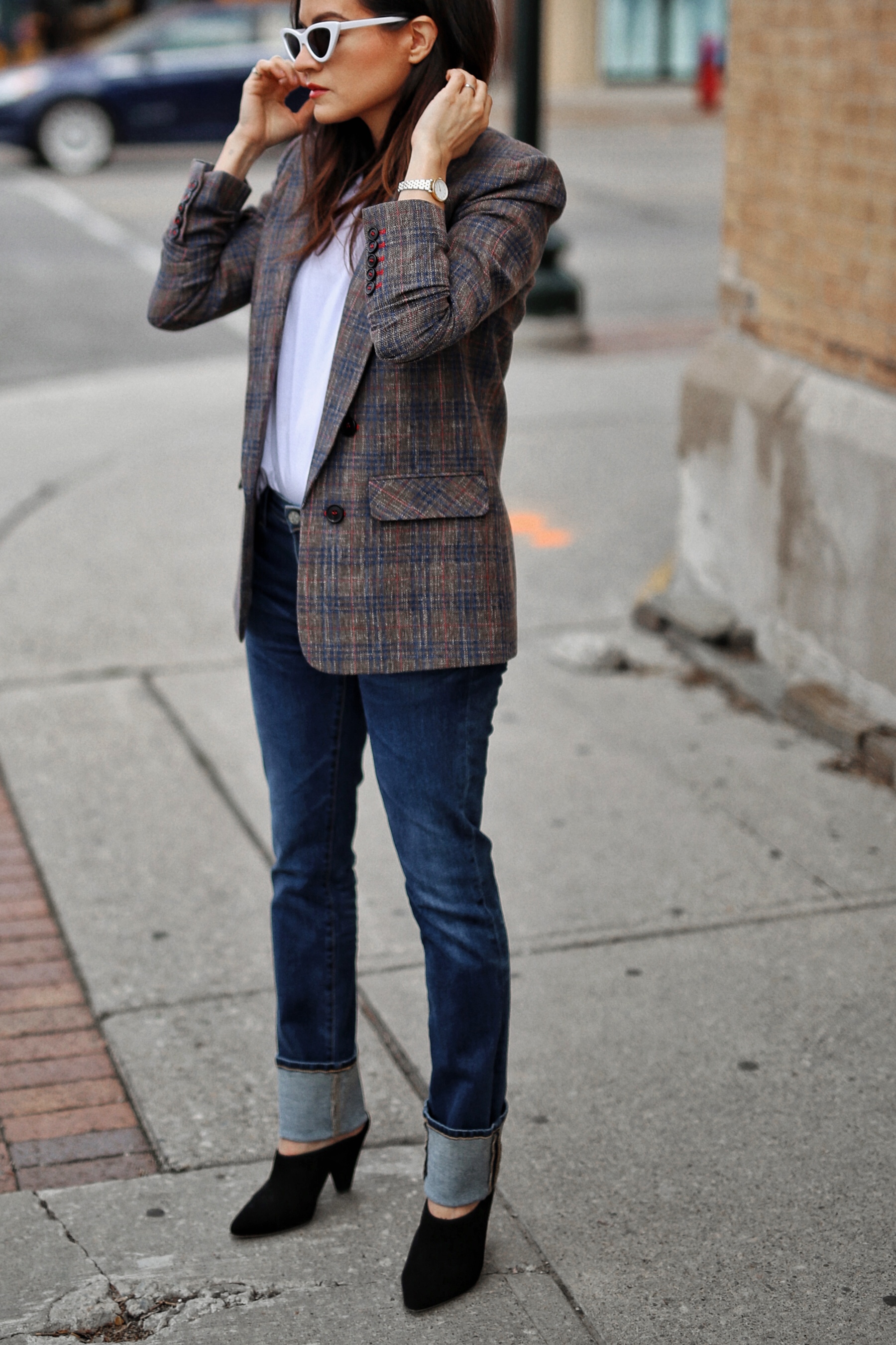 STRAIGHT CUT JEANS