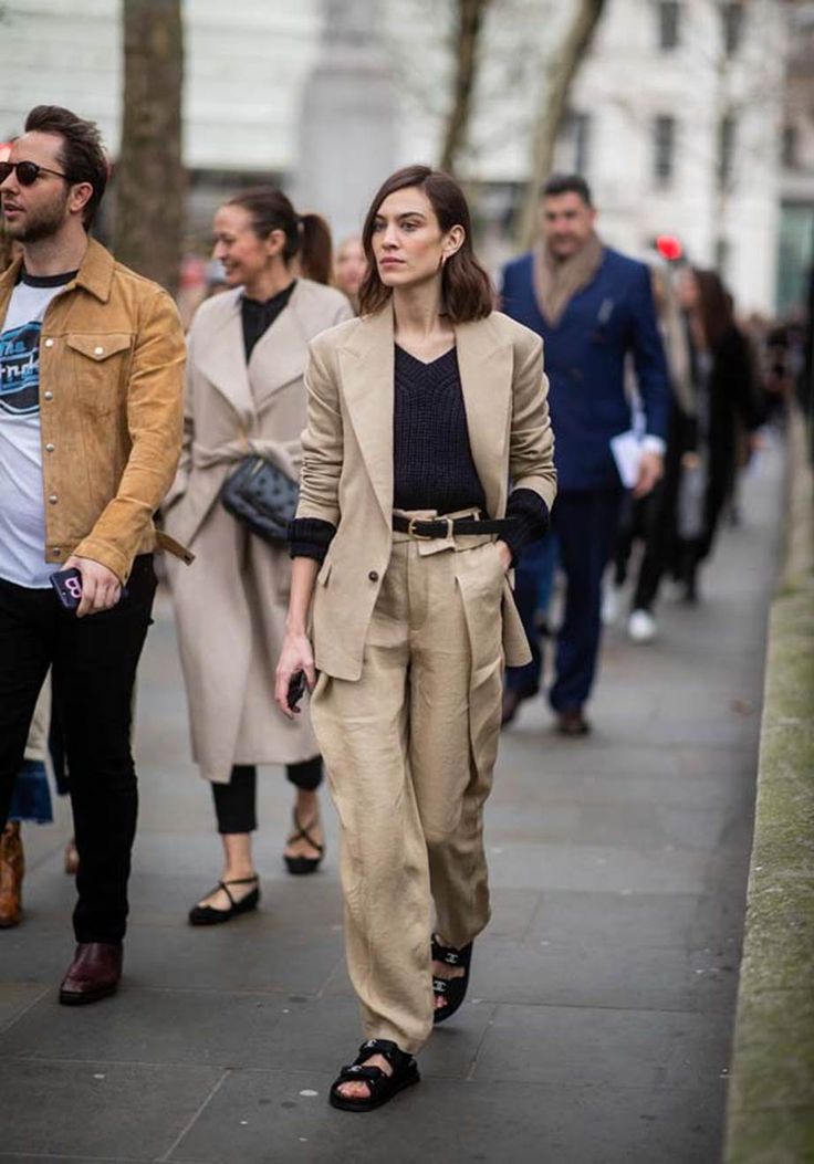 How to wear head-to-toe beige, one of 2019's biggest fashion trends, seen at Dior, Fendi and Burberry—but also touted by the street style set at Paris Fashion Week.jpeg