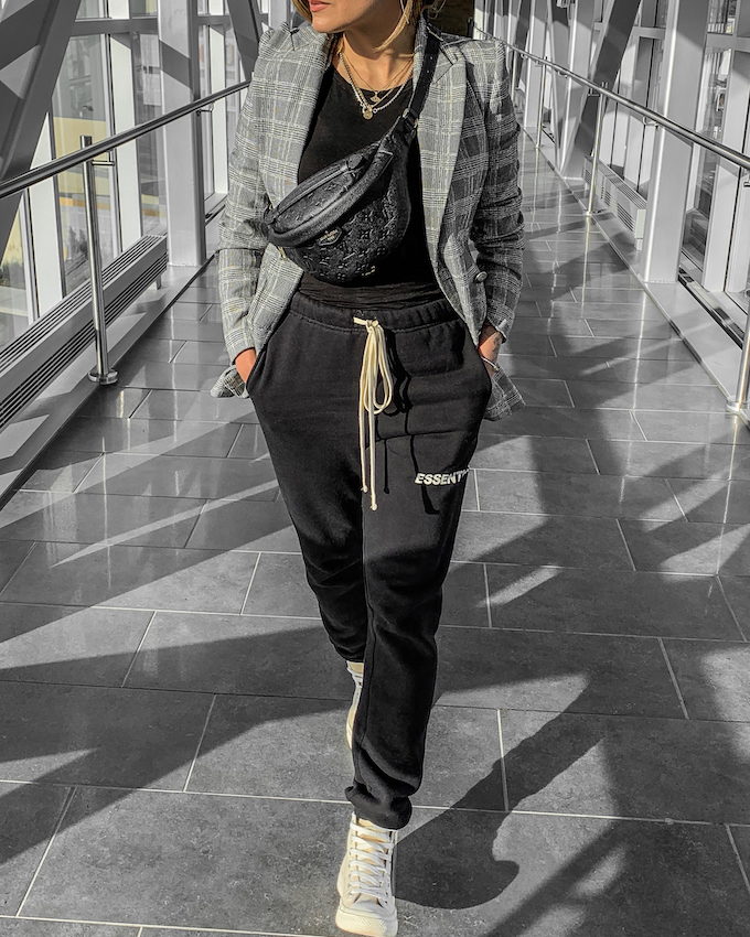 @_NathalieMartin, Louis Vuitton empreinte black monogram bumbag, Essentials Fear Of God sweatpants, Converse all stars, Houndstooth blazer, fall streetstyle ideas, woahstyle.com_6459.jpg