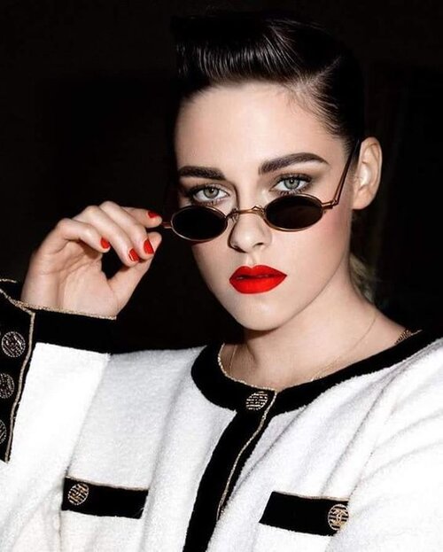 Kristen Stewart's Chanel Makeup Launch Fashion, Beauty Details