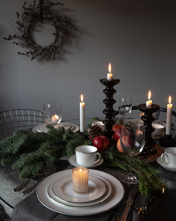 elegant nature inspired holiday table setting_8081.jpg