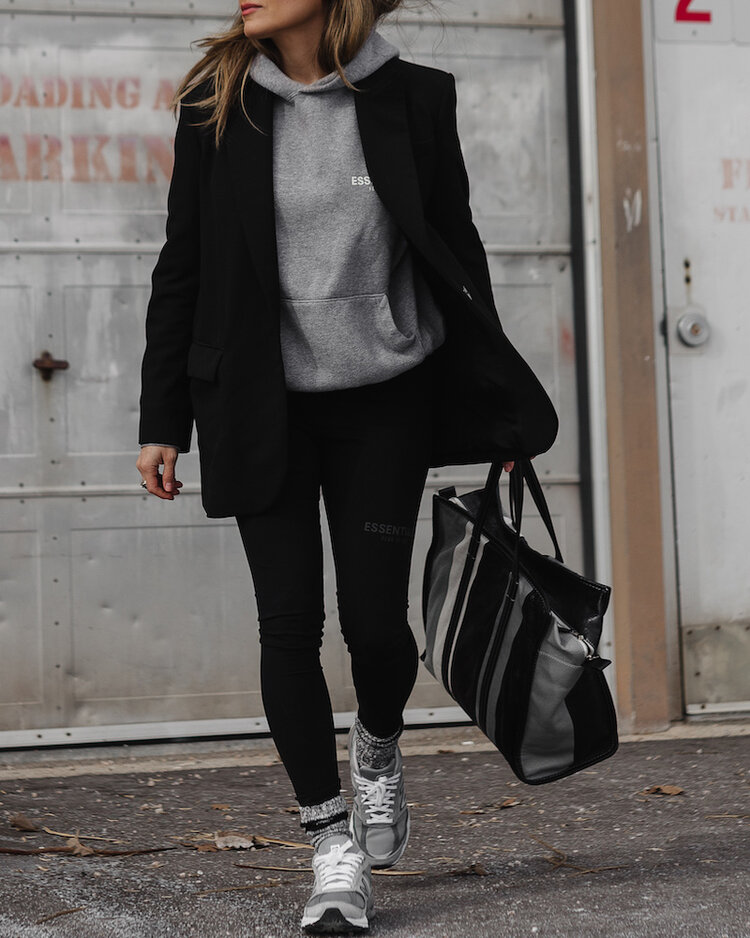 Casual Outfit: Leggings & Blazer — WOAHSTYLE