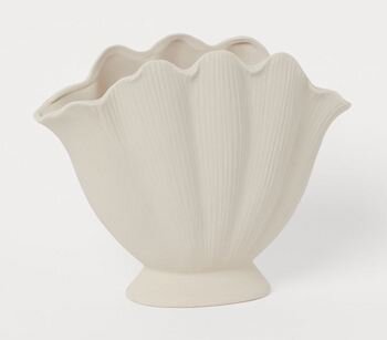 shell shaped vase.jpg