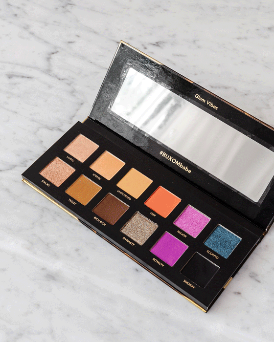 buxom-buxom-ash-k-holm-palette-review-woahstyle.com-by-nathalie-martin.gif