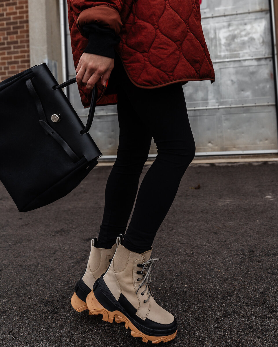 The Frankie Shop quilted Jacket Dupe, Balenciaga back logo hoodie, leggings streetstyle, hermes herbag PM, sorel brex boots, woahstyle.com by nathalie martin_4936.jpg