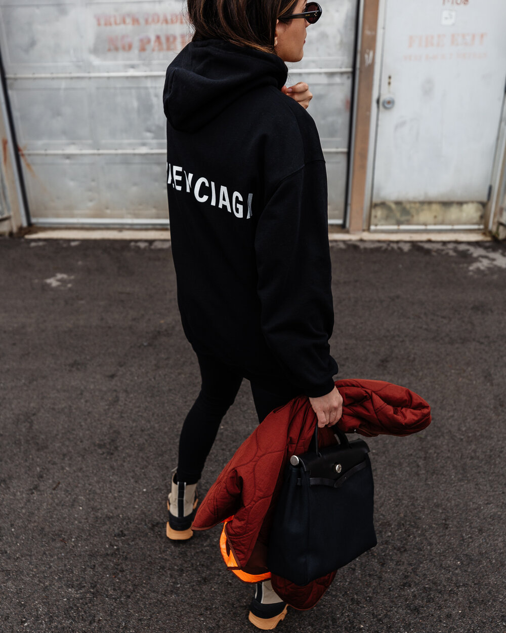 The Frankie Shop quilted Jacket Dupe, Balenciaga back logo hoodie, leggings streetstyle, hermes herbag PM, sorel brex boots, woahstyle.com by nathalie martin_4944.jpg