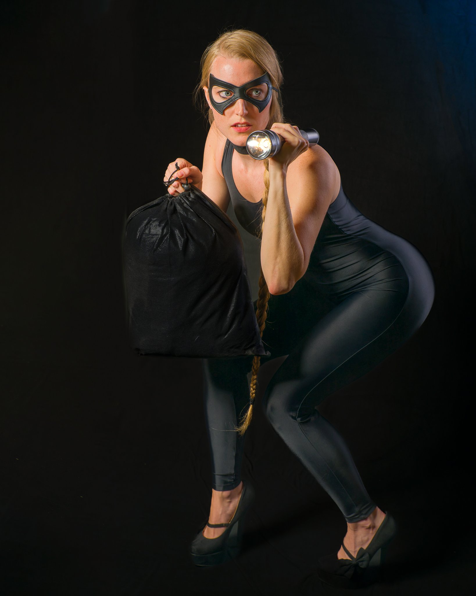 Cat Burglar-15.jpg