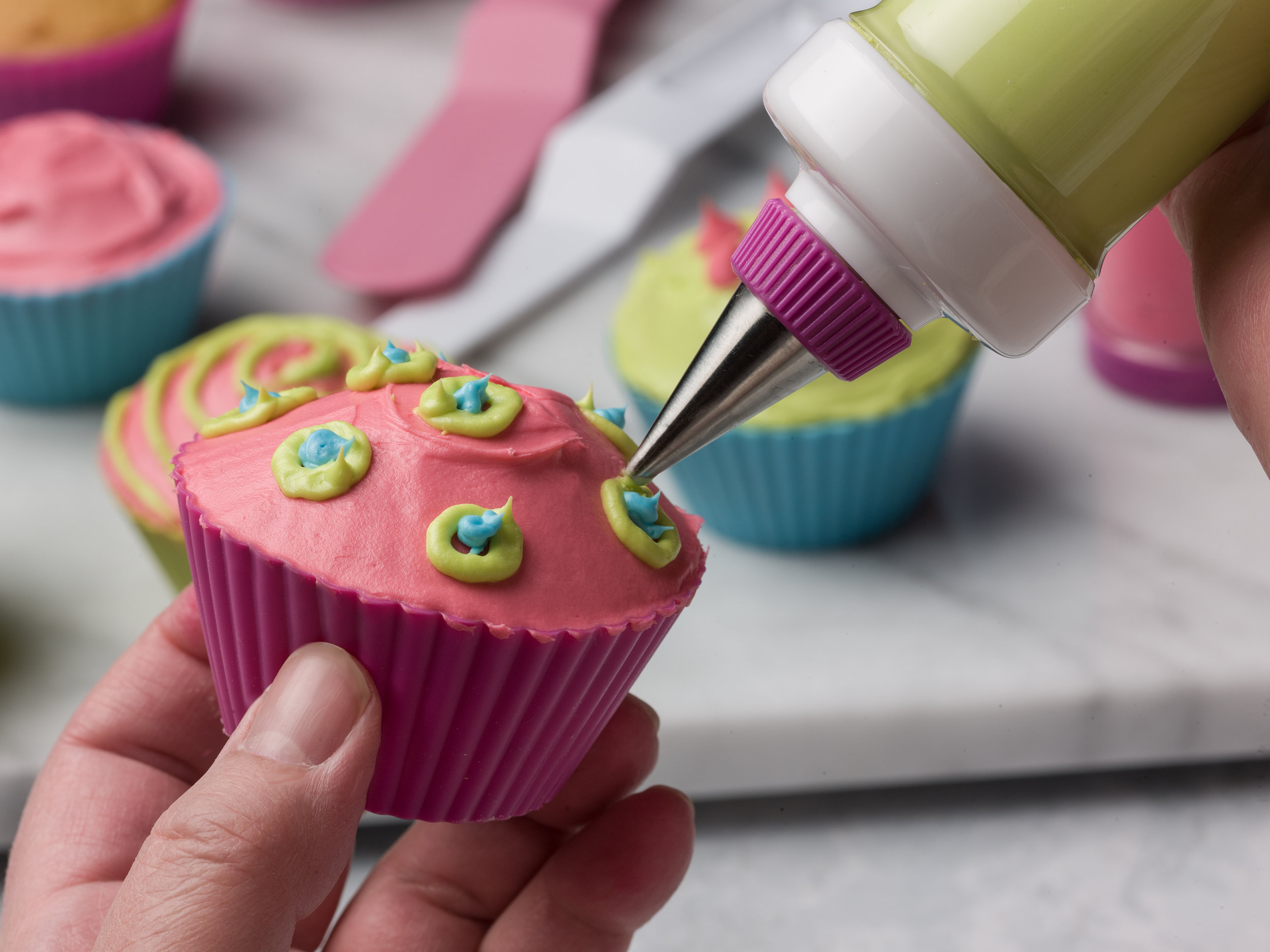 Decorating Cupcakes