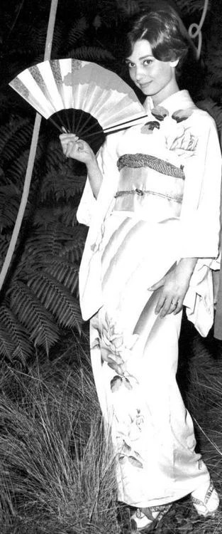  Audrey Hepburn in a Kimono circa 1960