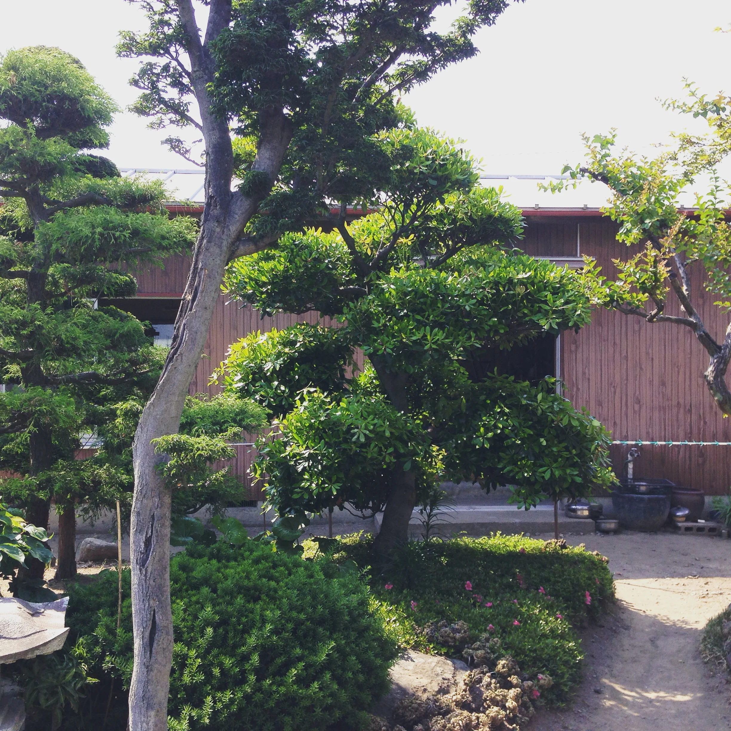  The unassuming entrance of the Isezaki-Kasuri workshop where the fabrics are produced.