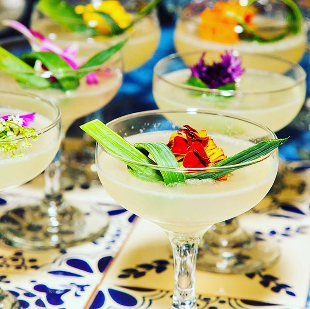 CUESA SAVES THE WORLD!! Come congratulate them. This #sunday #cuesa25
drink pretty #cocktails like this along with spectacular #wine and tasty bites from the best Bay Area #restaurants @cuesa