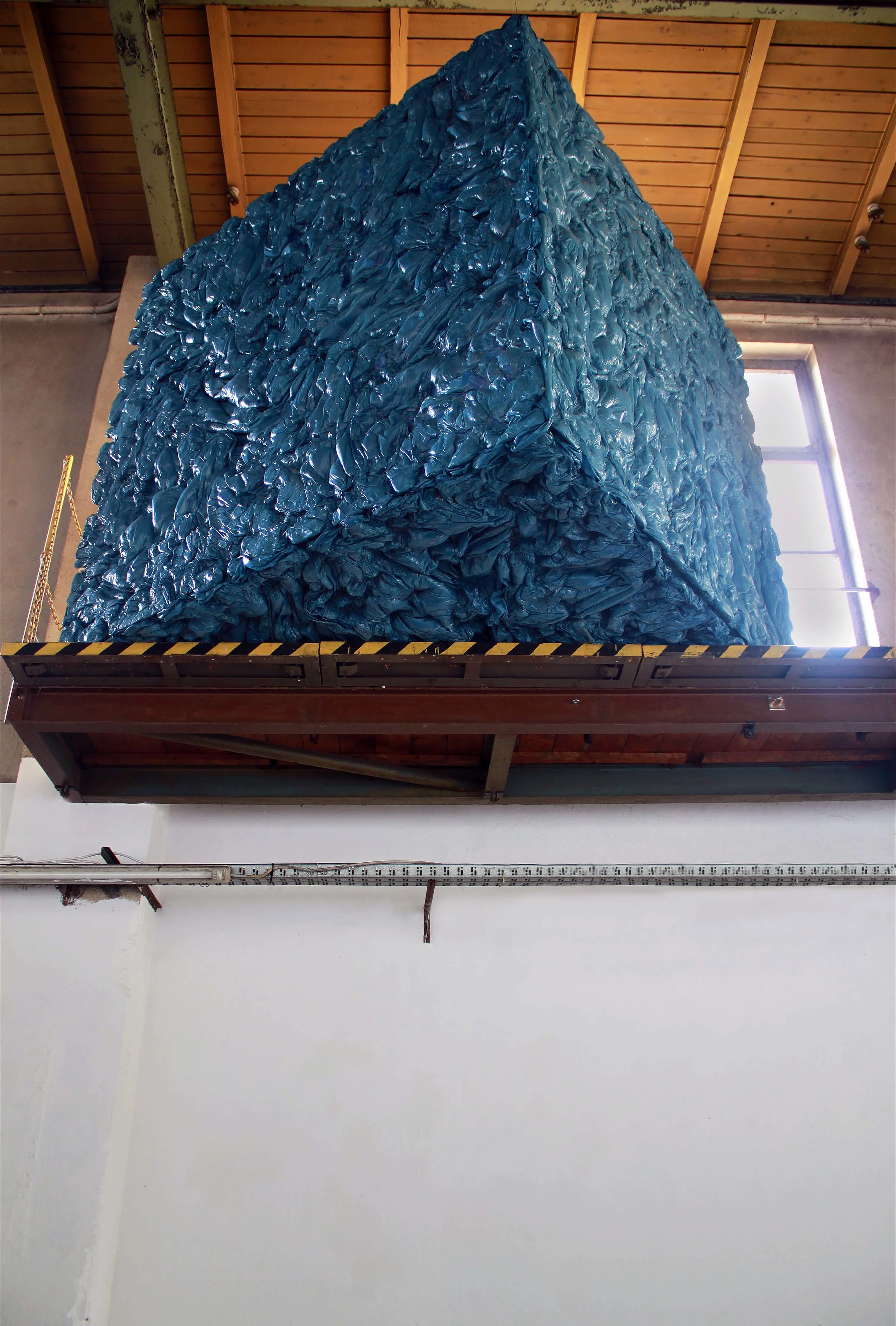 Outside/Above the White Cube , geh8 Kunstraum und Ateliers, e.V., Dresden, Germany, 2013
