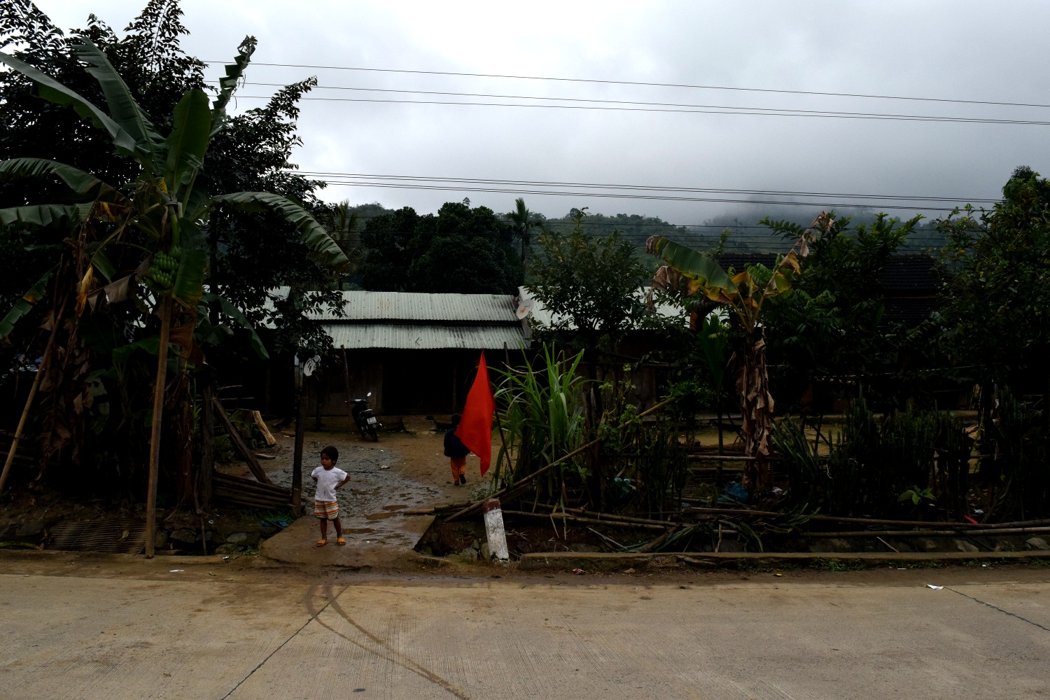 Children playing on Tet
