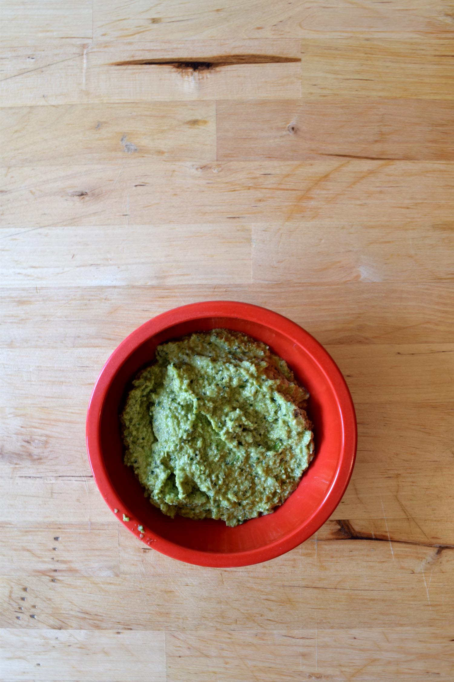 Ingredients for vegan pesto burger recipe by fayelessler.com