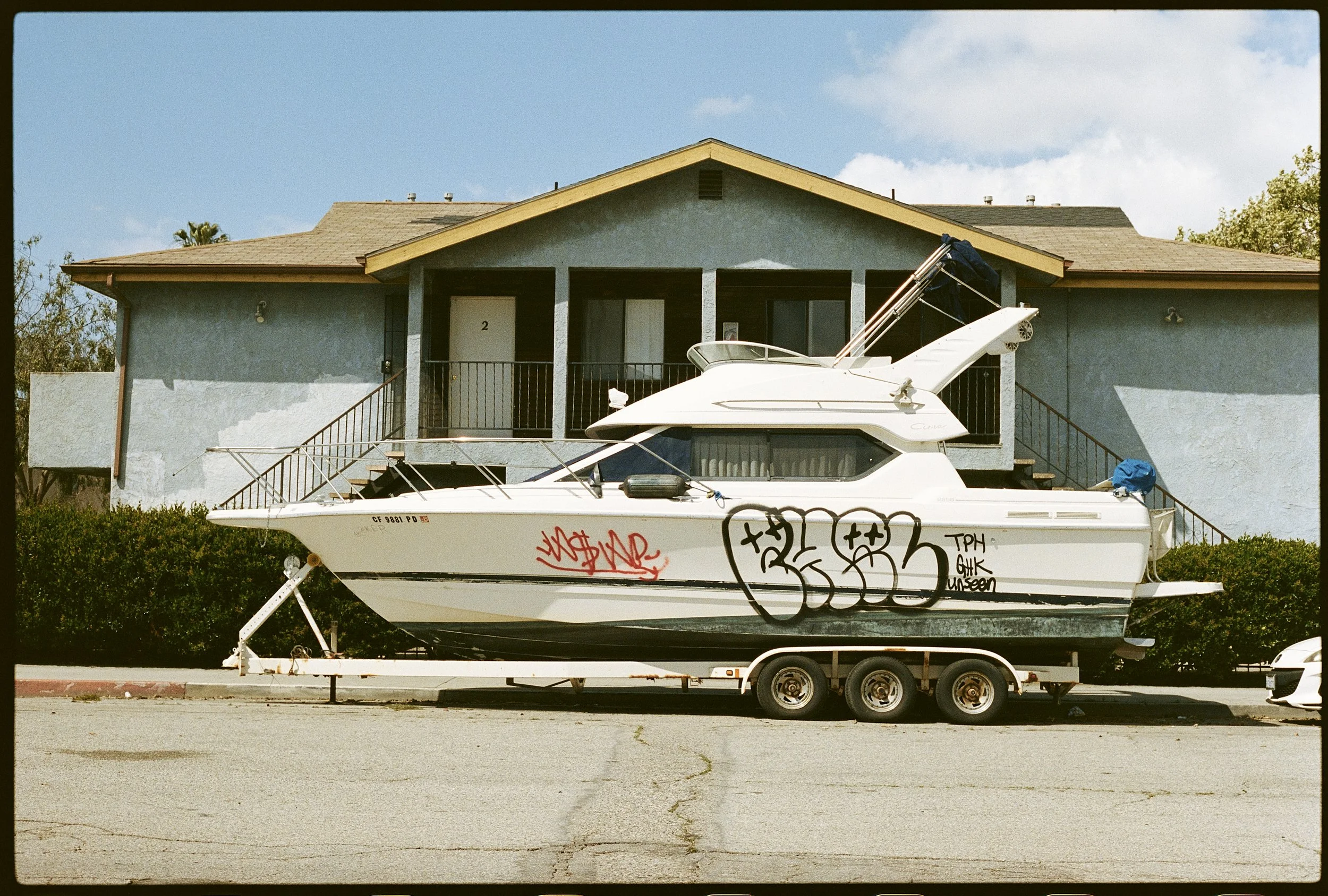 JEREMY CANNON_01_PORTRA 400_17.jpg
