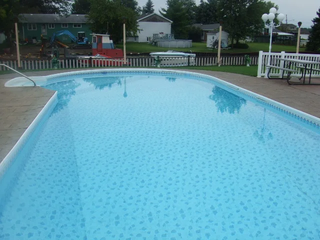 17x44 Swimco Keyhole Niagara Falls