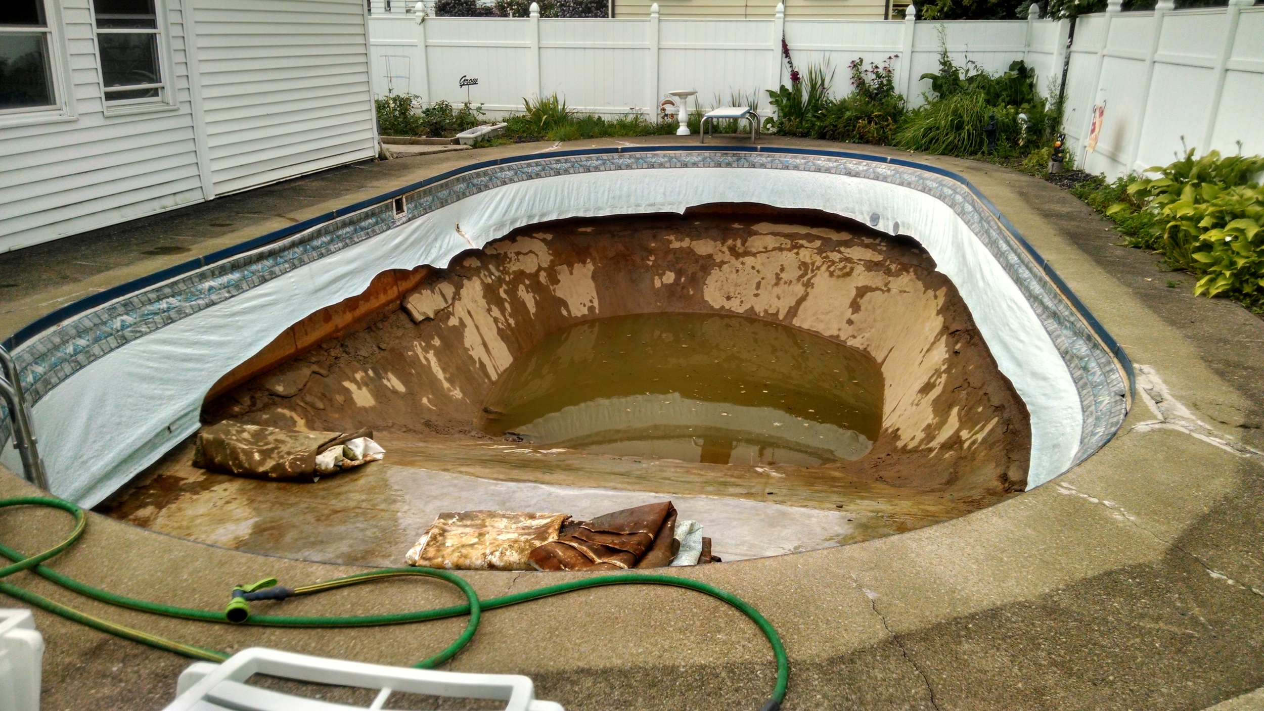 17x35 Majestic Oval