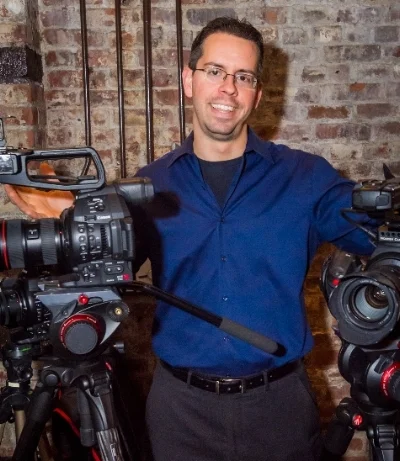 Mike+Unveiled-Weddings+videographer+1.jpg