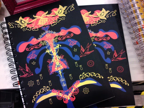 Skrivböckerna som vi gjort tillsammans med Whitelines kommit. 