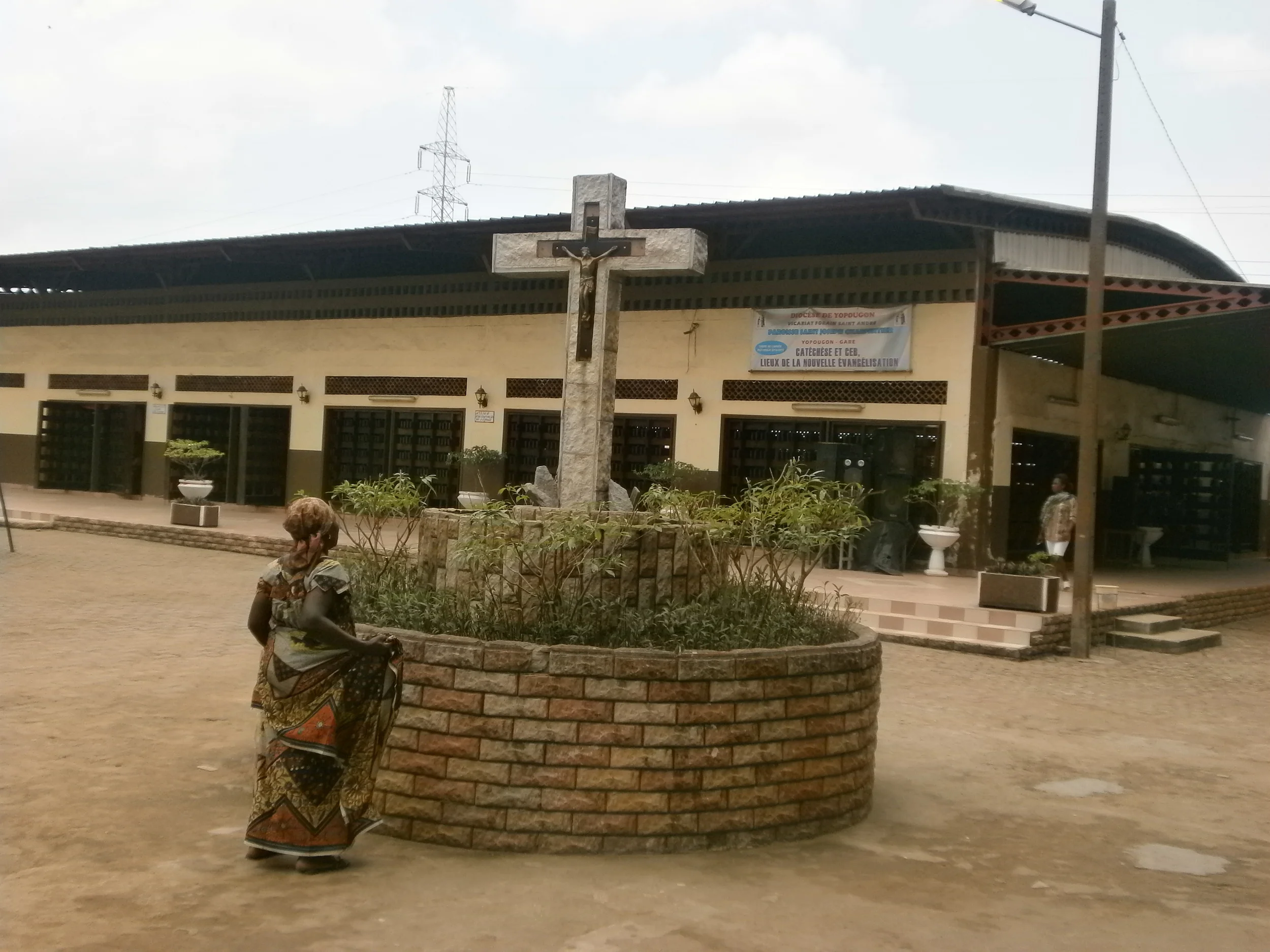 ....Du 11 au 17 mai : SAINT JOSEPH CHARPENTIER DE YOPOUGON GARE, ABIDJAN, CÔTE D'IVOIRE..May 11 to 17, 2015: SAINT JOSEPH THE CARPENTER OF YOPOUGON GARE, ABIDJAN, IVORY COAST....