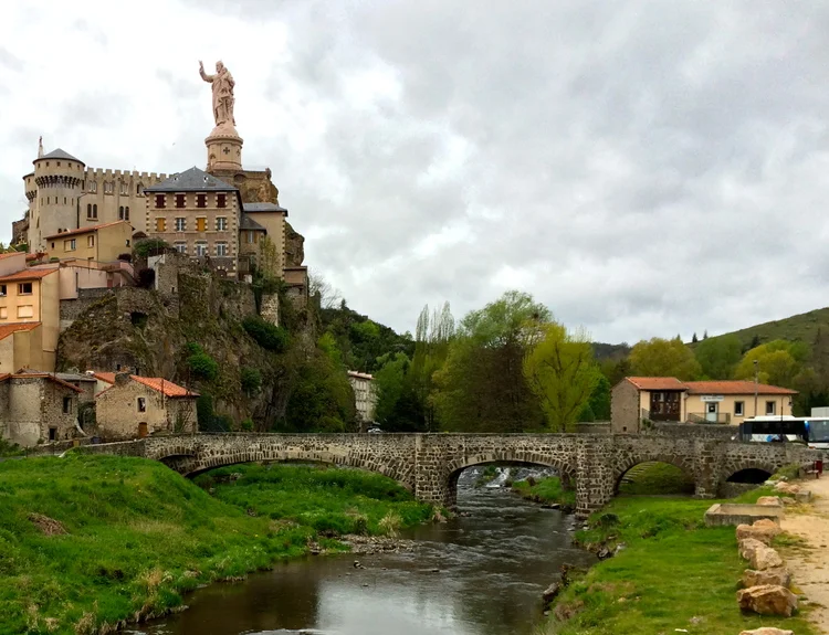 ....Un pont transatlantique entre le Mont-Royal et Joseph de Bon Espoir!..A transatlantic bridge between the Mount Royal and Saint Joseph of Good Hope!....