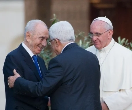 «Tâchons de faire, qu'il y ait davantage de prières et moins de batailles.» .."Let us try to see that there may be more prayers and fewer battles."