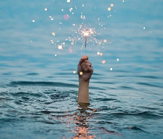 ….Eau pétillante pour temps creux..SparkLing water for bad times….