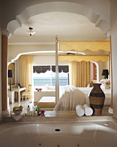 The experience in the junior suite oceanview is elevated, with a stunning view of the caribbean ocean and a king bed by default. These rooms additionally feature all the amenities of the junior swim up suites.