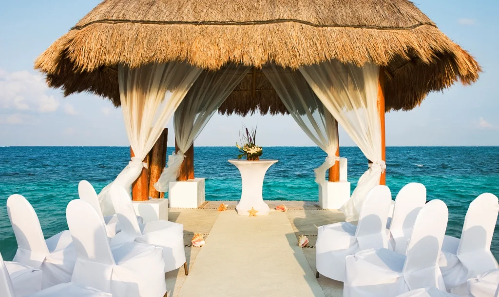 lp_143_Excellence-Riviera-Cancun-Wedding-on-the-Pier.jpg