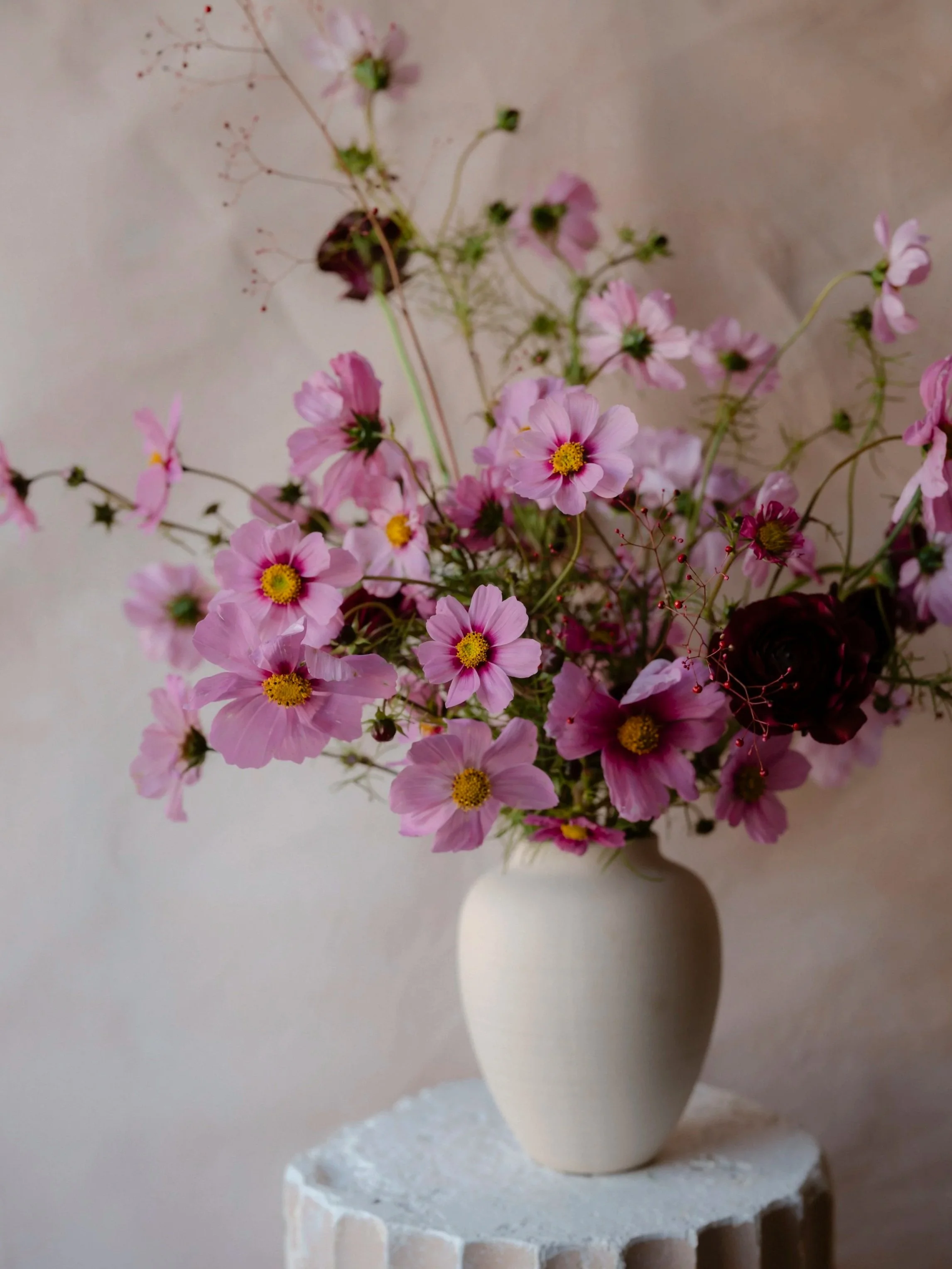 whimsical+arrangement+in+ceramic+vase+3.jpg