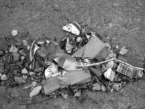 Fotografía: Broken Bottle by Luke Cain