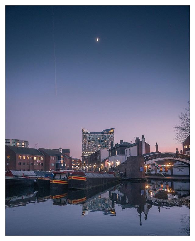 Moonrise over the Cube...
-
-
-
-
-
-
#Canals
#cityskyline
#birminghamphotography
#Birminghamcity
#Hellofrom
#bbcbritain
#englandsbigpicture
#jewelleryquarter
#brum
#Birminghamphotographer
#omgb 
#brumpic 
#bhamgram 
#Birmingham 
#Birminghamuk
#cityv