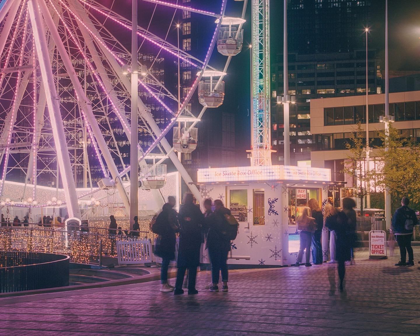 A few more shots from the Christmas Market&hellip;

.
.
.
.
.
#birmingham #landscape #film #120mm #mamiya #Mamiya645 #mediumformat #filmisnotdead #cinematic #portra #portra400 #photocinematic #filmclubeurope #newtopographics #topografia #drivebyfilm 